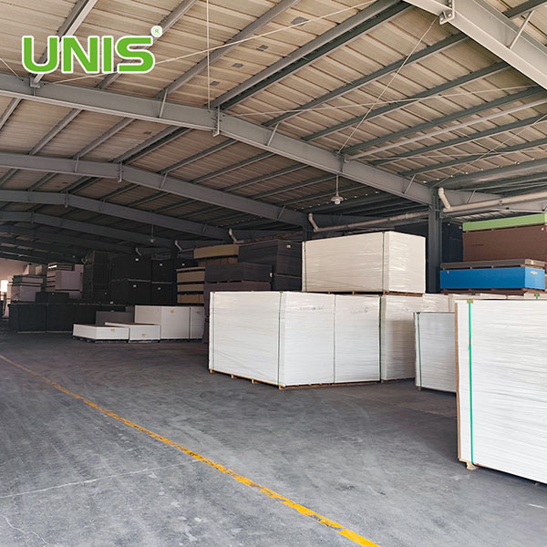 El tablero de la espuma del Pvc de UNIS cubre el Pvc sin plomo el 1/2' tablero de la espuma 8/4 pies el 1/2'