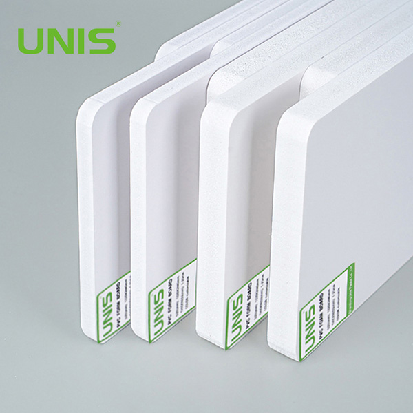 El tablero de la espuma del Pvc Celuka de UNIS vende al por mayor el grueso blanco de 4x8 pies 20m m