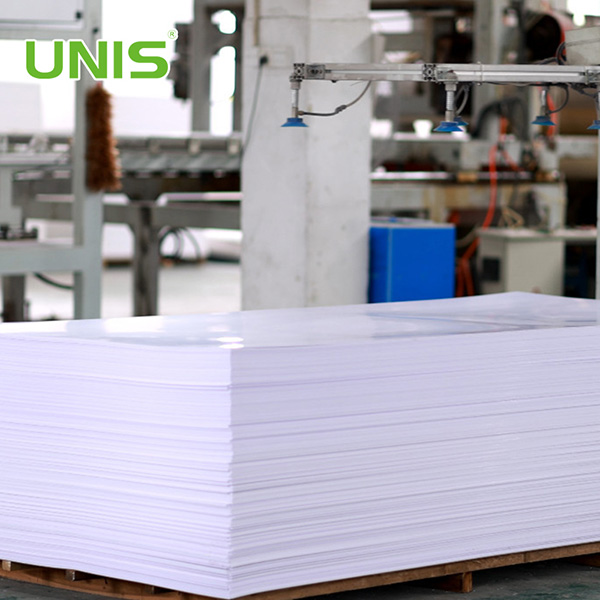 Grueso de Forex 12m m del tablero de la espuma del Pvc Celuka de los gabinetes de cocina de UNIS 3 capas