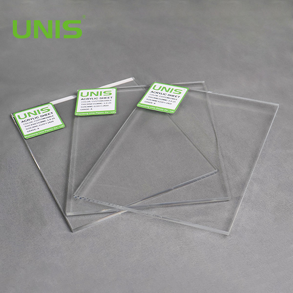 El acrílico transparente de la hoja de acrílico Unis puede alcanzar una alta transmitancia de luz del 93%, buena calidad