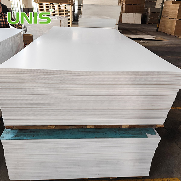 Tamaño caliente de UNIS: Tablero de espuma de Pvc de hoja de espuma expandida de Pvc 4*8 Sintra de 8mm 