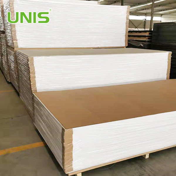 Grueso de Forex 12m m del tablero de la espuma del Pvc Celuka de los gabinetes de cocina de UNIS 3 capas