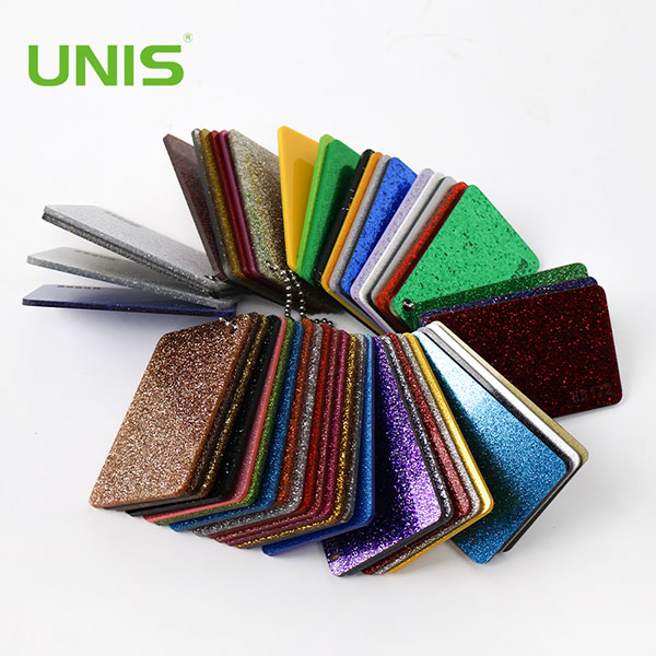 Tela, lámina acrílica con purpurina.